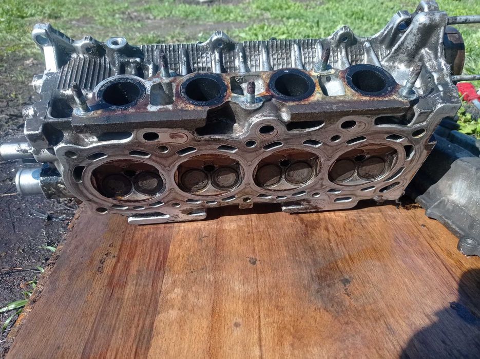 Головка блока Тойото авенсис, Toyota Avensis