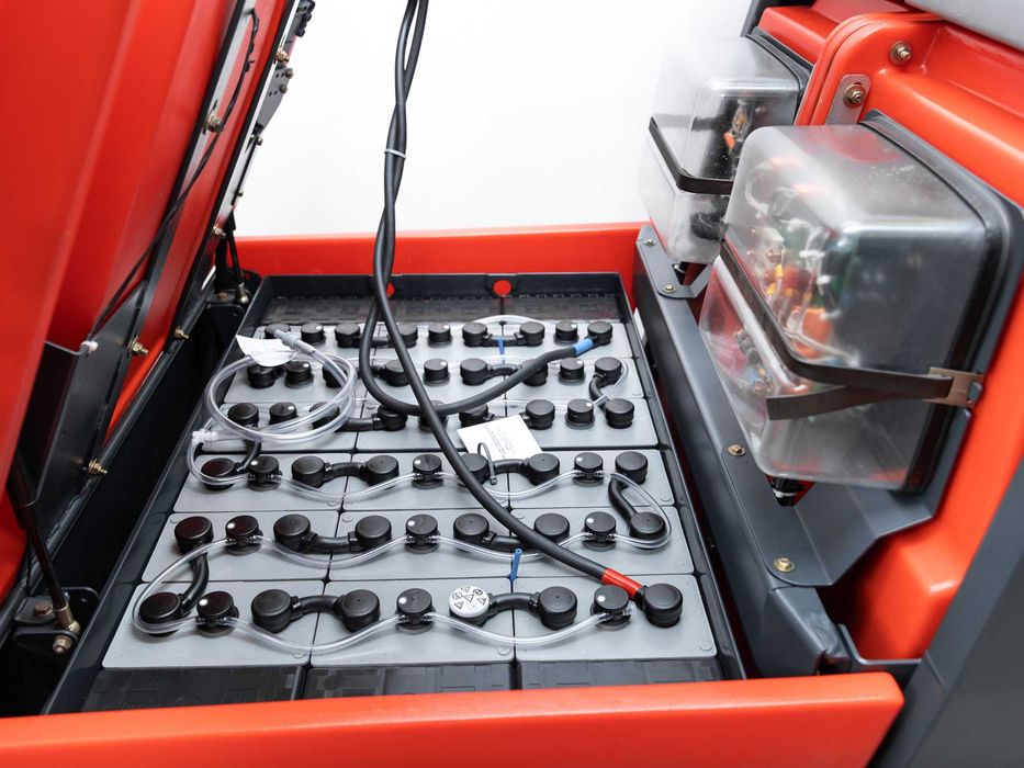 SZOROWARKA HAKO B1050 N.AKU 2011r 1206h 35000netto