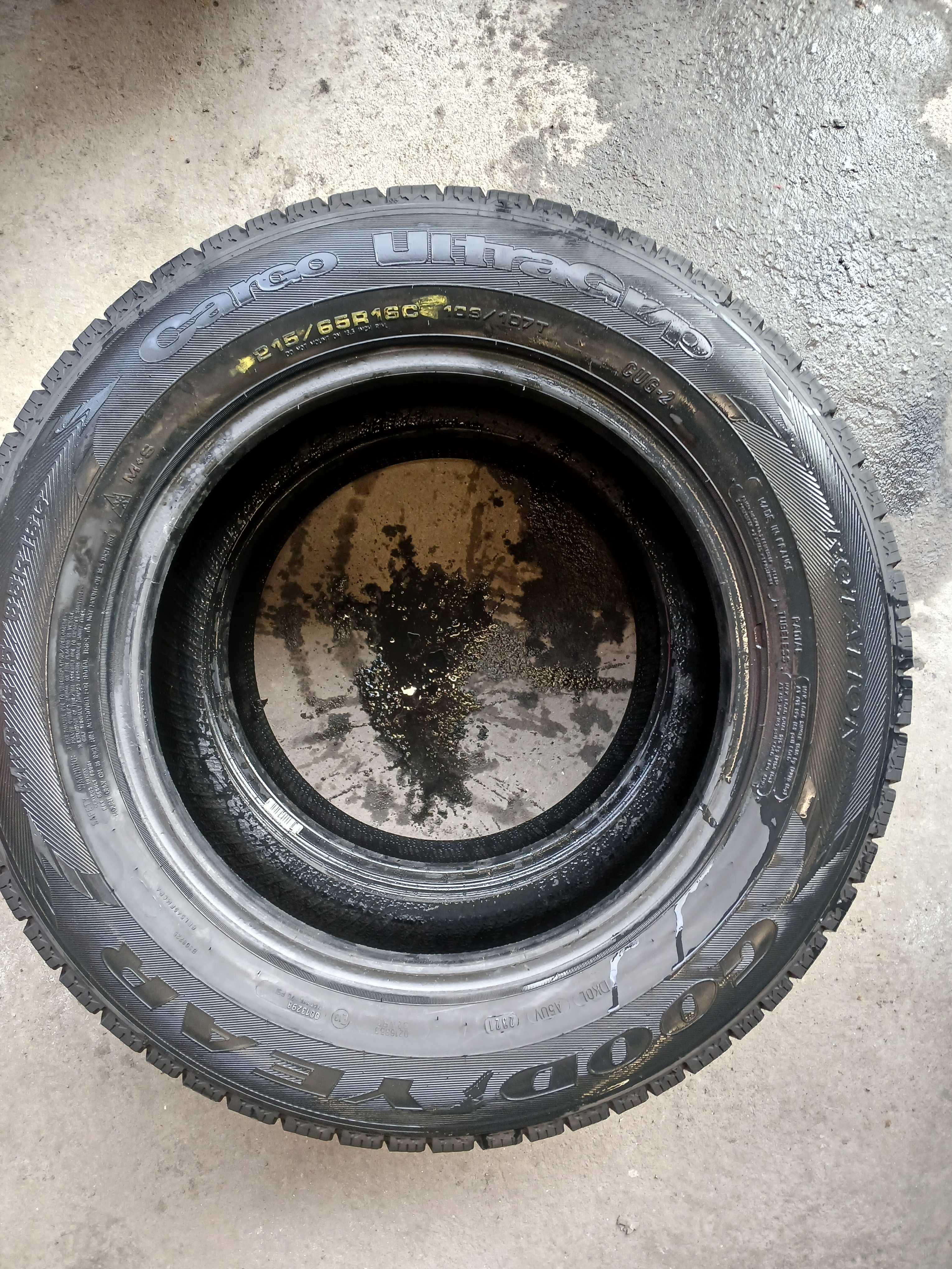 A144. GOODYEAR CARGO ULTRA GRIP 215/65/16C opona pojedyncza