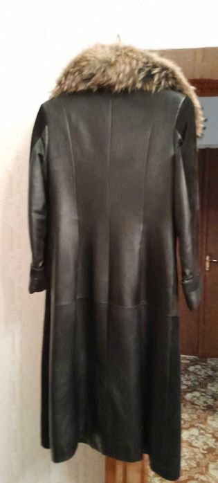 Продам жіночу дубльонку , пальто