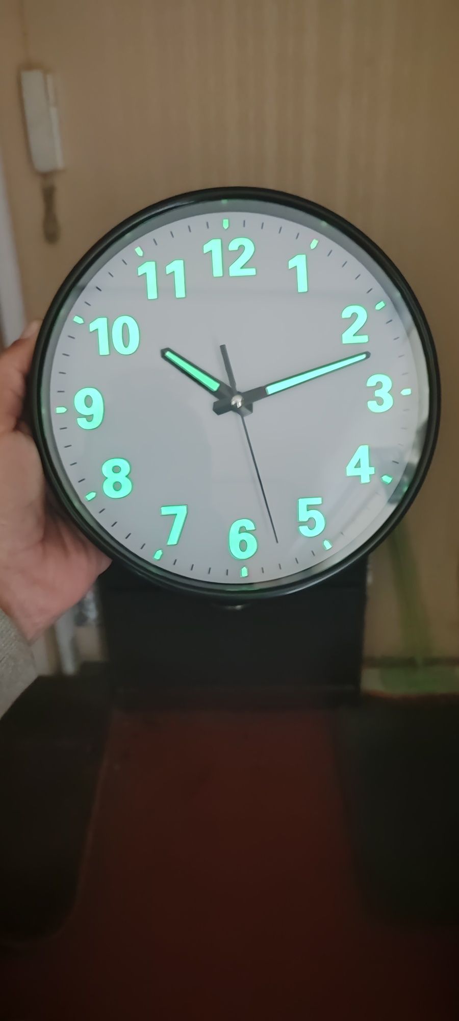 Часы настенные светящиеся в темноте
