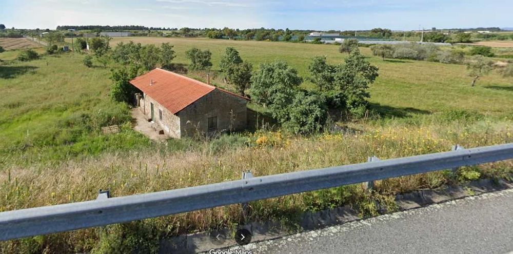 Arrendamento de Casa de Pedra Antiga – Vila da Lardosa, Castelo Branco