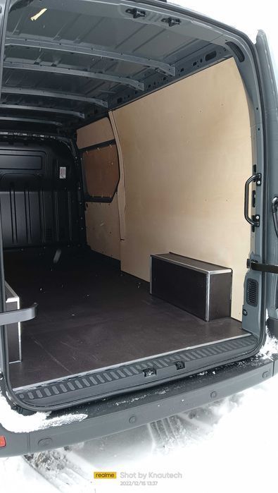 Renault Master L3H2 -Standardowa zabudowa busa KNAUTECH
