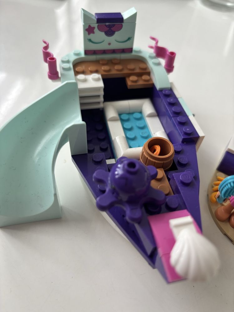 LEGO 10786 Koci domek Gabi, Statek i spa Gabi i Syrenkotki