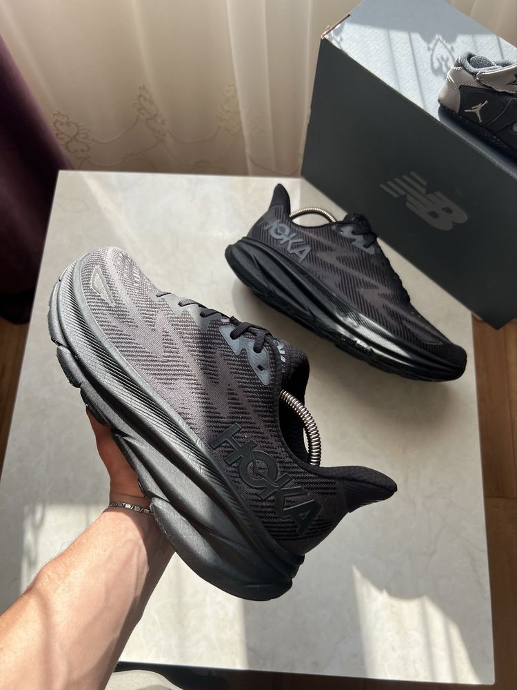Кроссовки Hoka Clifton 9 Розмір 46.5 Original Взуття