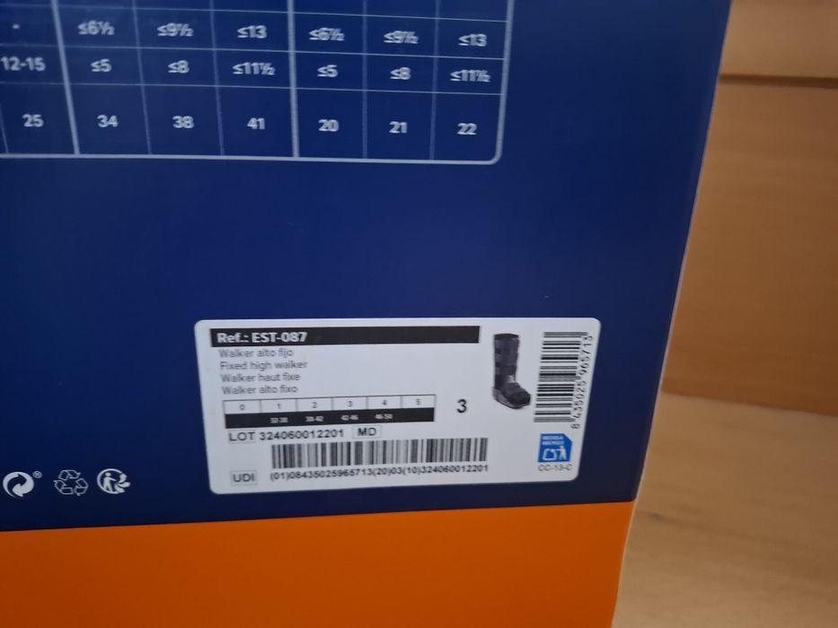 Bota Walker da marca Orliman - ref EST-087.
Tamanho 3/L (42-46).