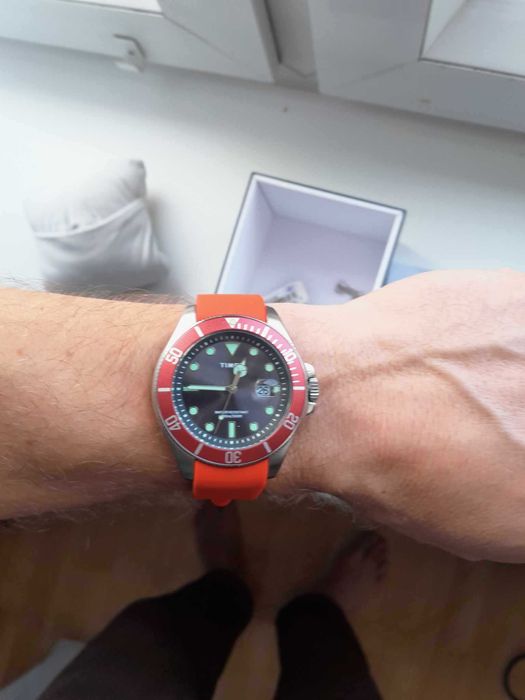 Timex Diver Harborside Coast jak Tudor Black Bay