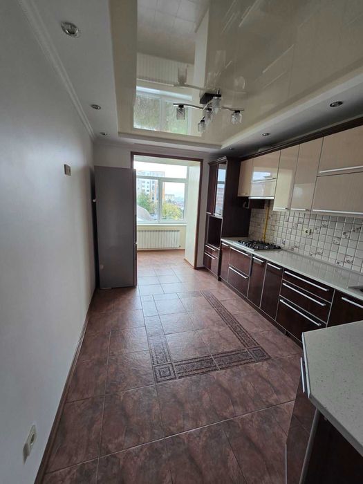 Продаж 2 кім квартири, 70 кв.м., з ремонтом і меблями/Постанова