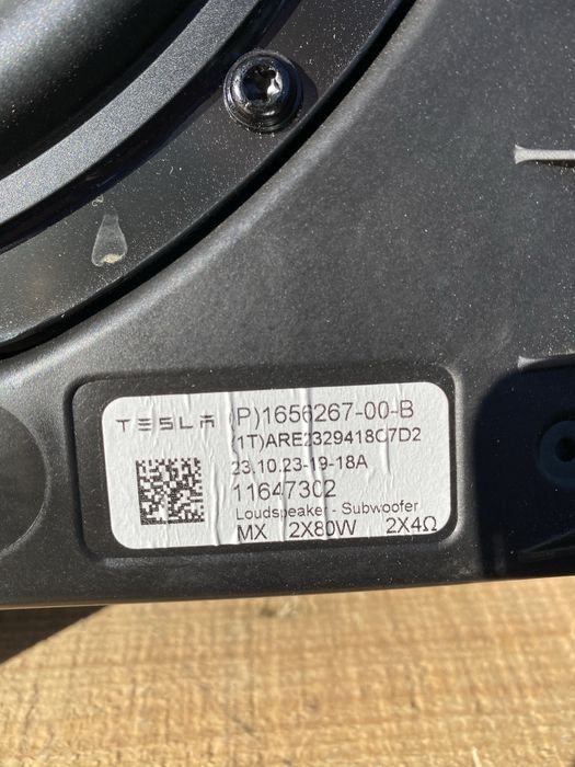 Сабвуфер Model Y Tesla 1656267-00-B Саб