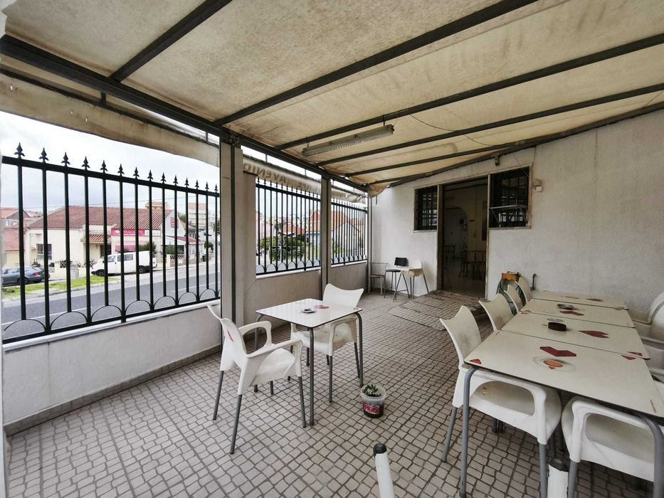 arrenda-se Café Snak Bar