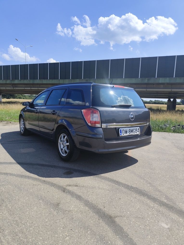 Opel Astra H Kombi 1.6 Benzyna 115 KM, 2009 r