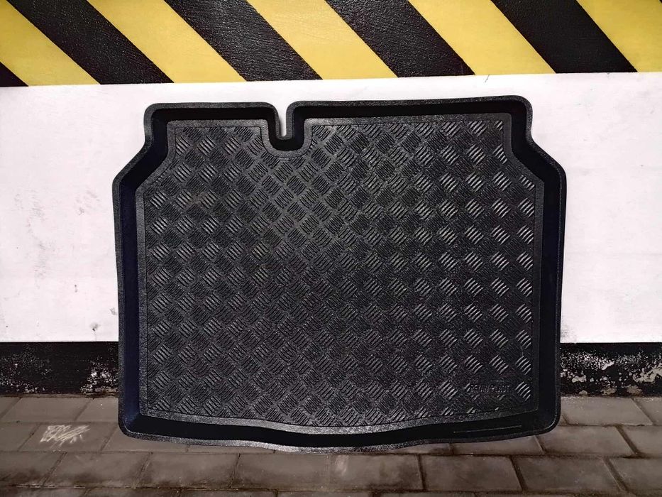 WYPRZEDAŻ GARAŻOWA! Mata do bagażnika Toyota Yaris Cross