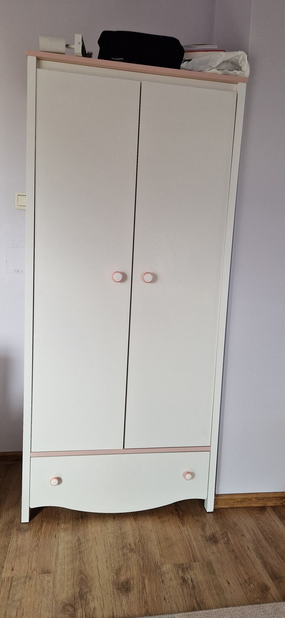 Meble z drewna dziecięce dla dziewczynki
