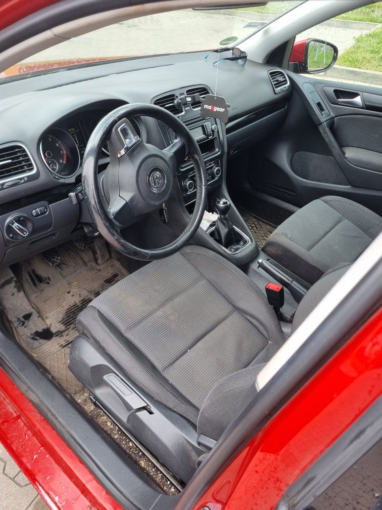 Volkswagen Golf 6 1.6Mpi uszkodzony, jeżdżący