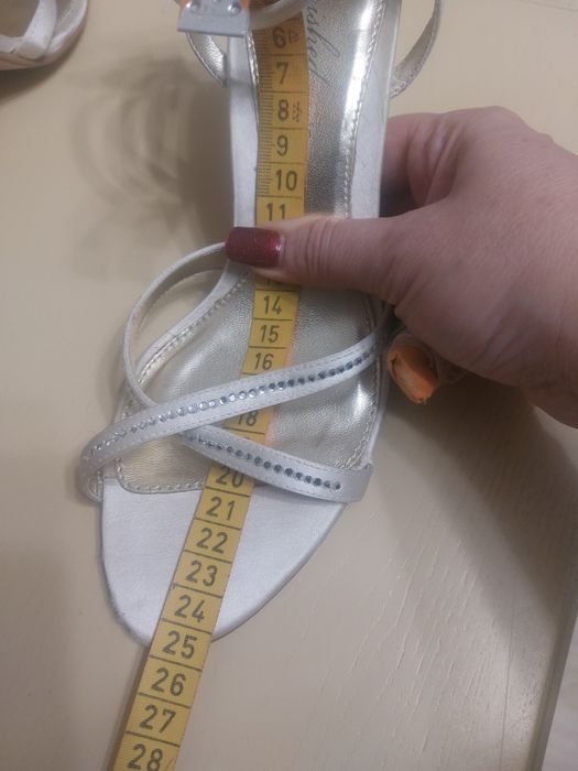 Продам жіночі босоніжки