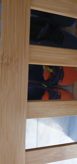 Cabide de bambu com pouco uso