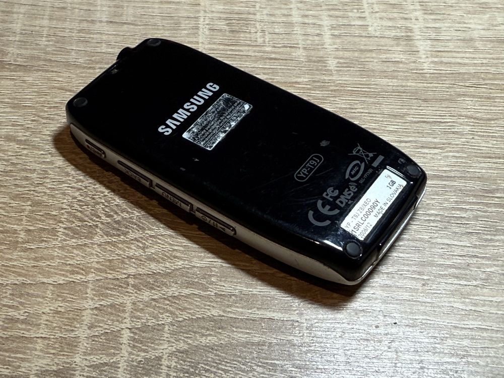 Odtwarzacz mp3 / mp4 1Gb Samsung yp t9j