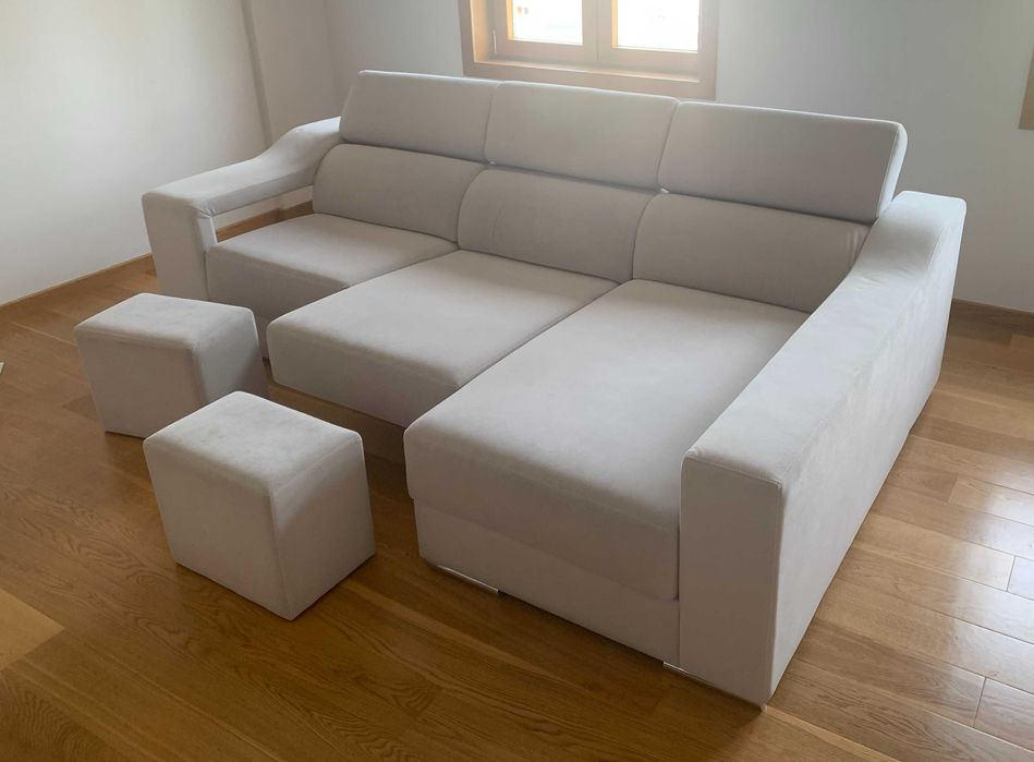 Sofá com chaise long