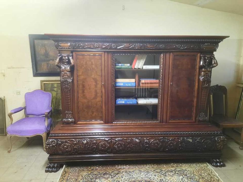 Piękna neorenesansowa biblioteka