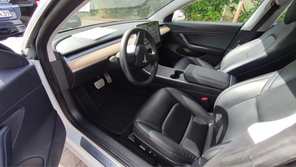 Tesla Model 3 Performance