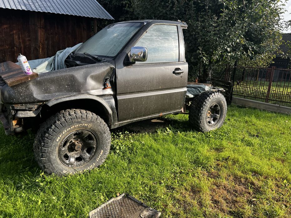 Rama Nissan Terrano Maverik skrzynia most