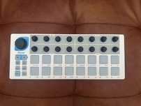 Arturia BeatStep MIDI Controller (2023) – Condição Impecável