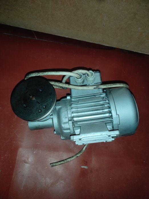 Продам мотори з редуктором