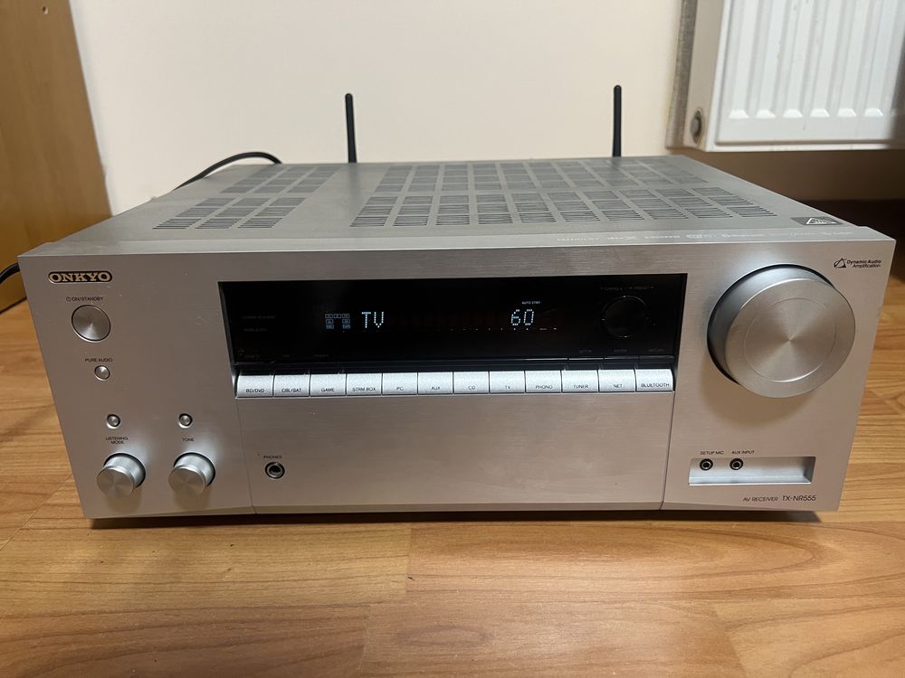 Ресивер Onkyo TX-NR555