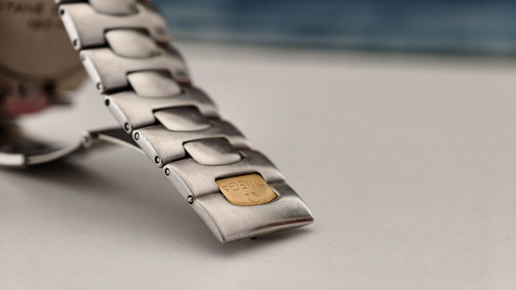 Omega
Polaris Titane 120m e Ouro 18K; Ano 1982