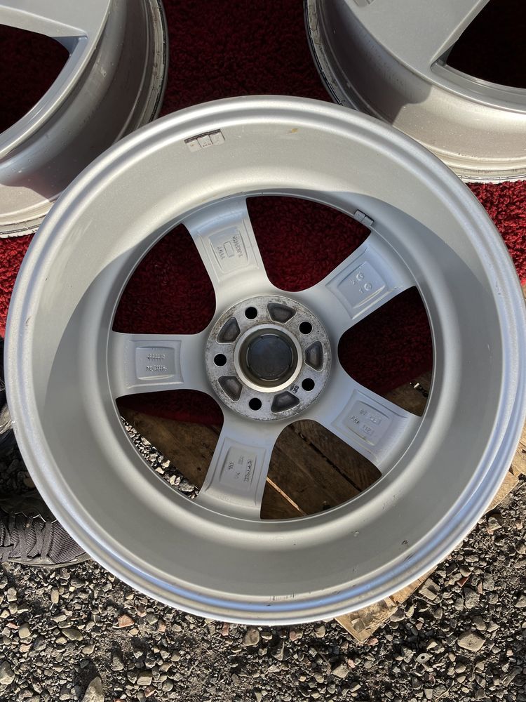 Dezent Volkswagen Tiguan Touran passat jetta R17 5x112