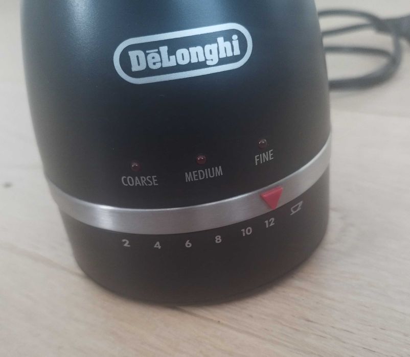 Młynek do kawy DeLonghi KG 49