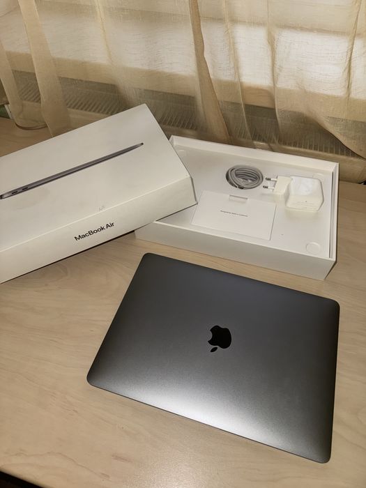 Macbook Air M1 256 gb повний комплект