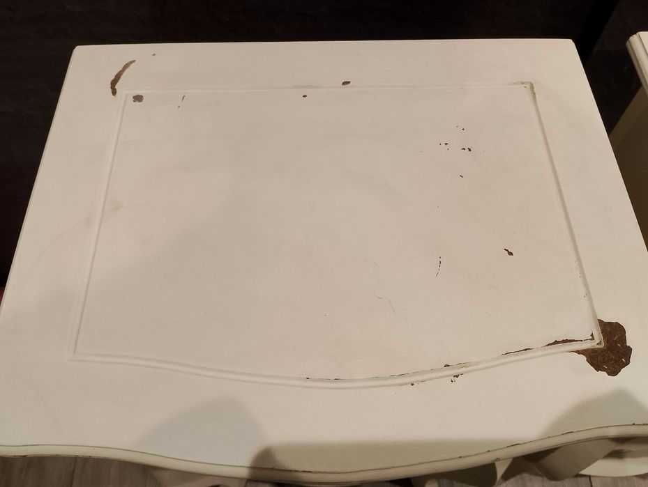 Tylko do piątku sprzedam szafki nocne do odnowienia