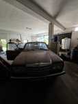 Mercedes 300d.