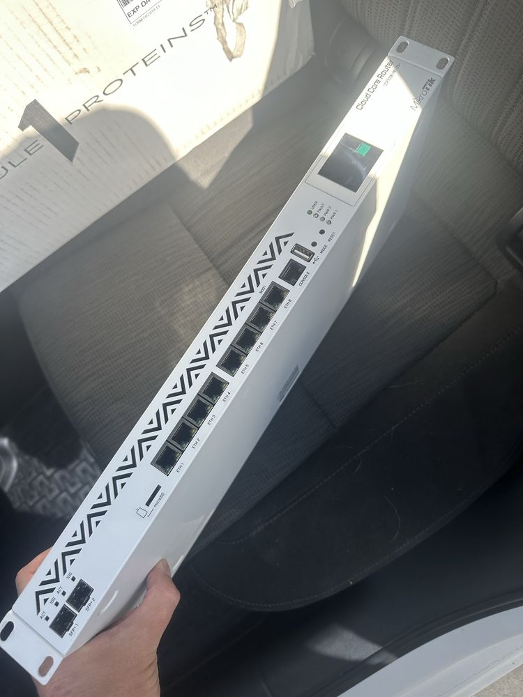 Маршрутизатор (роутер) Mikrotik CCR1036-8G-2S+