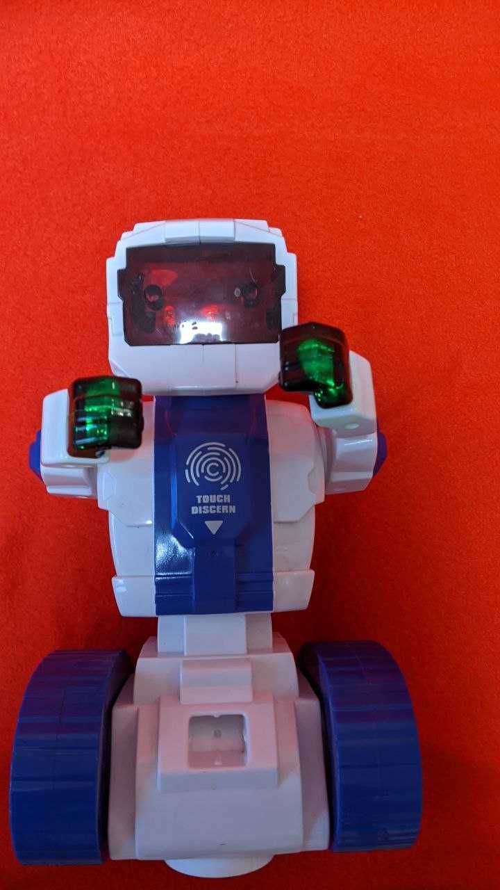 іграшка робот на батарейках
