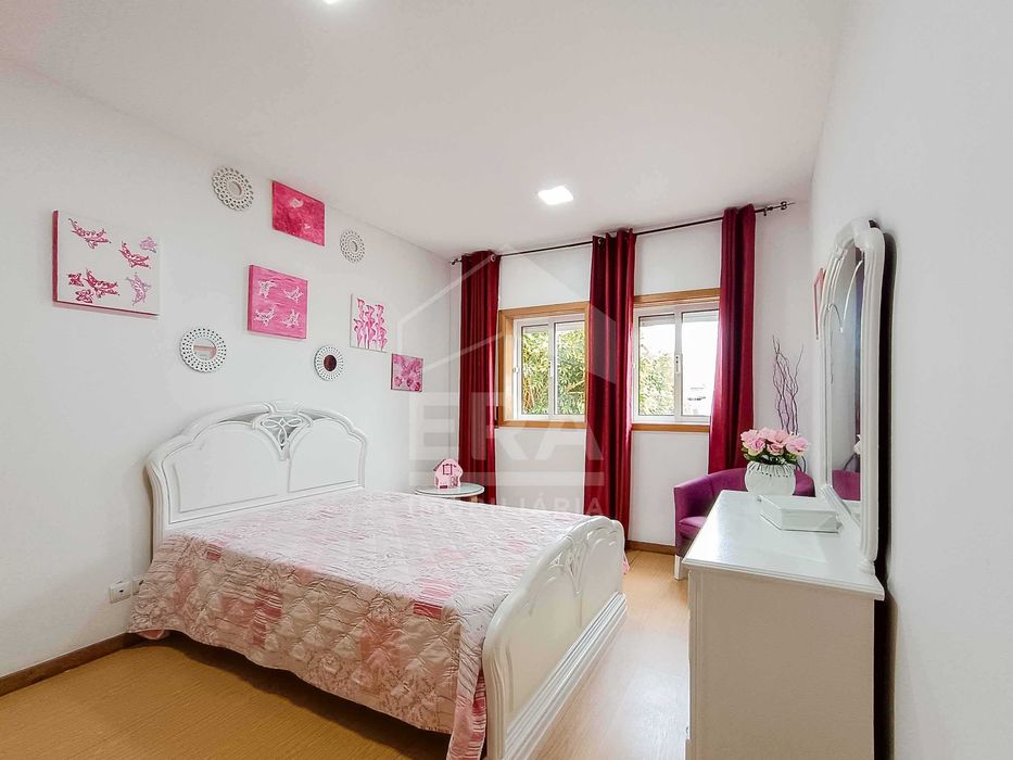 Moradia T3 com Piscina, Jardim e Terraços em Alquerubim, Aveiro