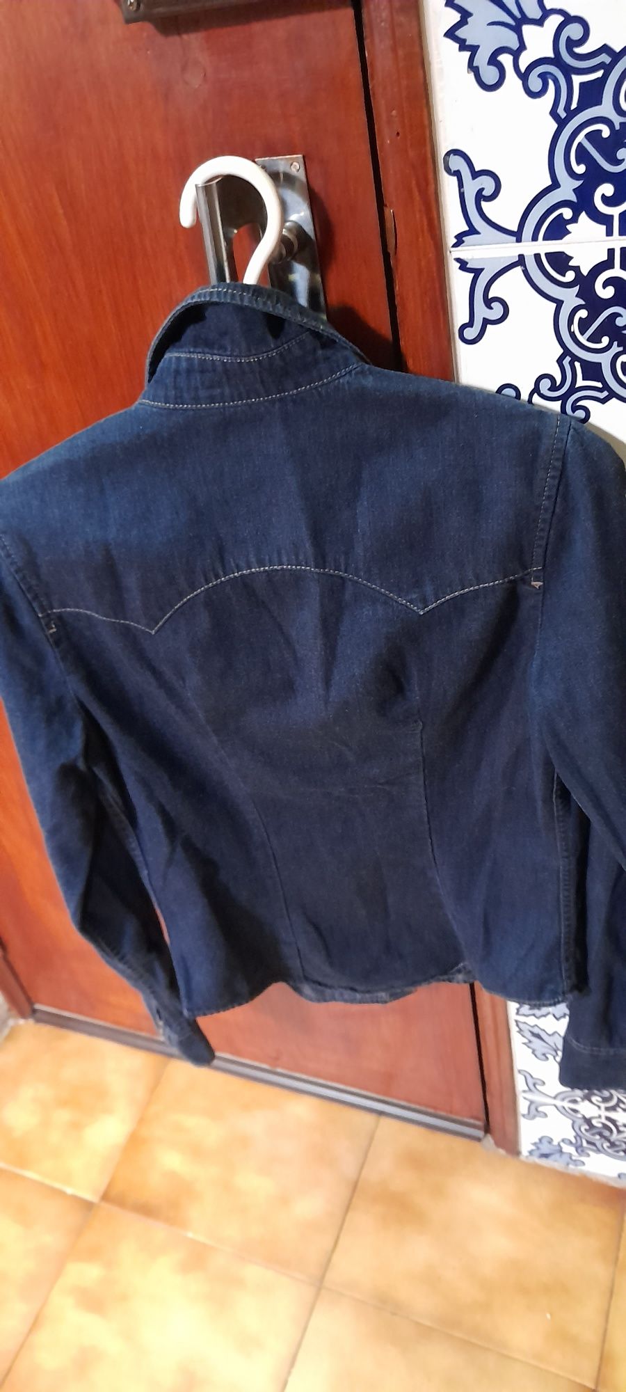 Camisa levis original nova não serve tmanho M