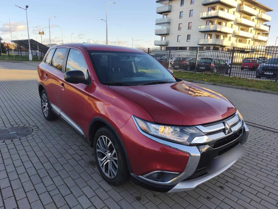 Mitsubishi OUTLANDER / 2.4 benzyna / 12.2017 / 177.000 km / 4x4 / 7os.