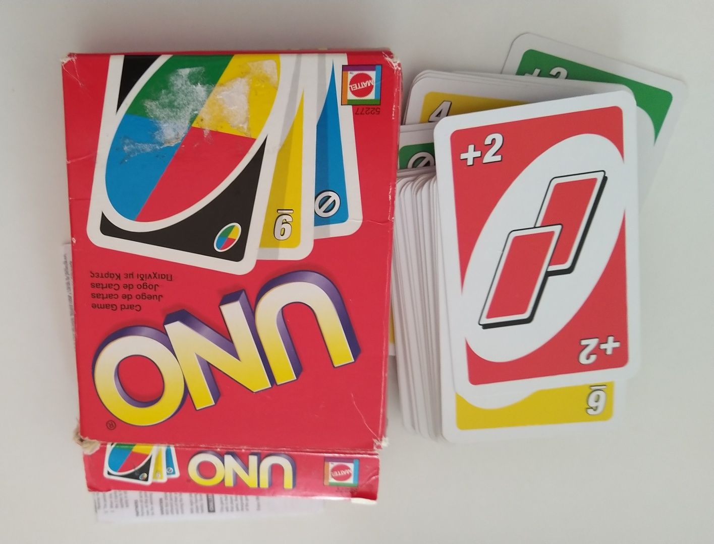 Jogo uno e jogo scabrelle
