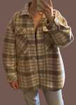 Camisa oversize aos quadrados da Stradivarius