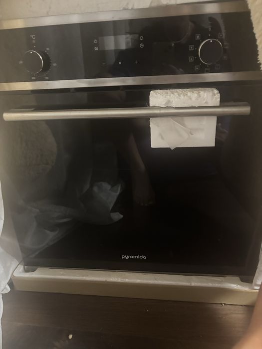 Продам нова  Духовой шкаф PYRAMIDA PO 98 ME GBL IX