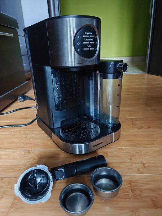 Ekspres ciśnieniowy SilverCrest

* Z systemem do spienian