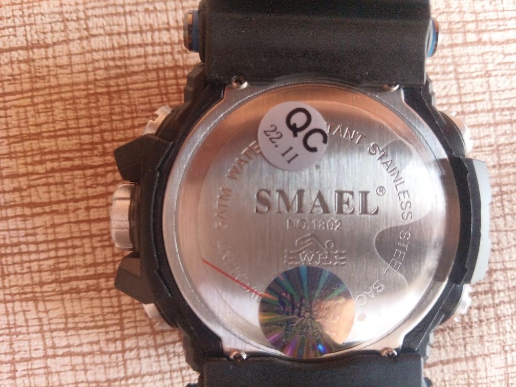 Наручний годинник SMAEL
