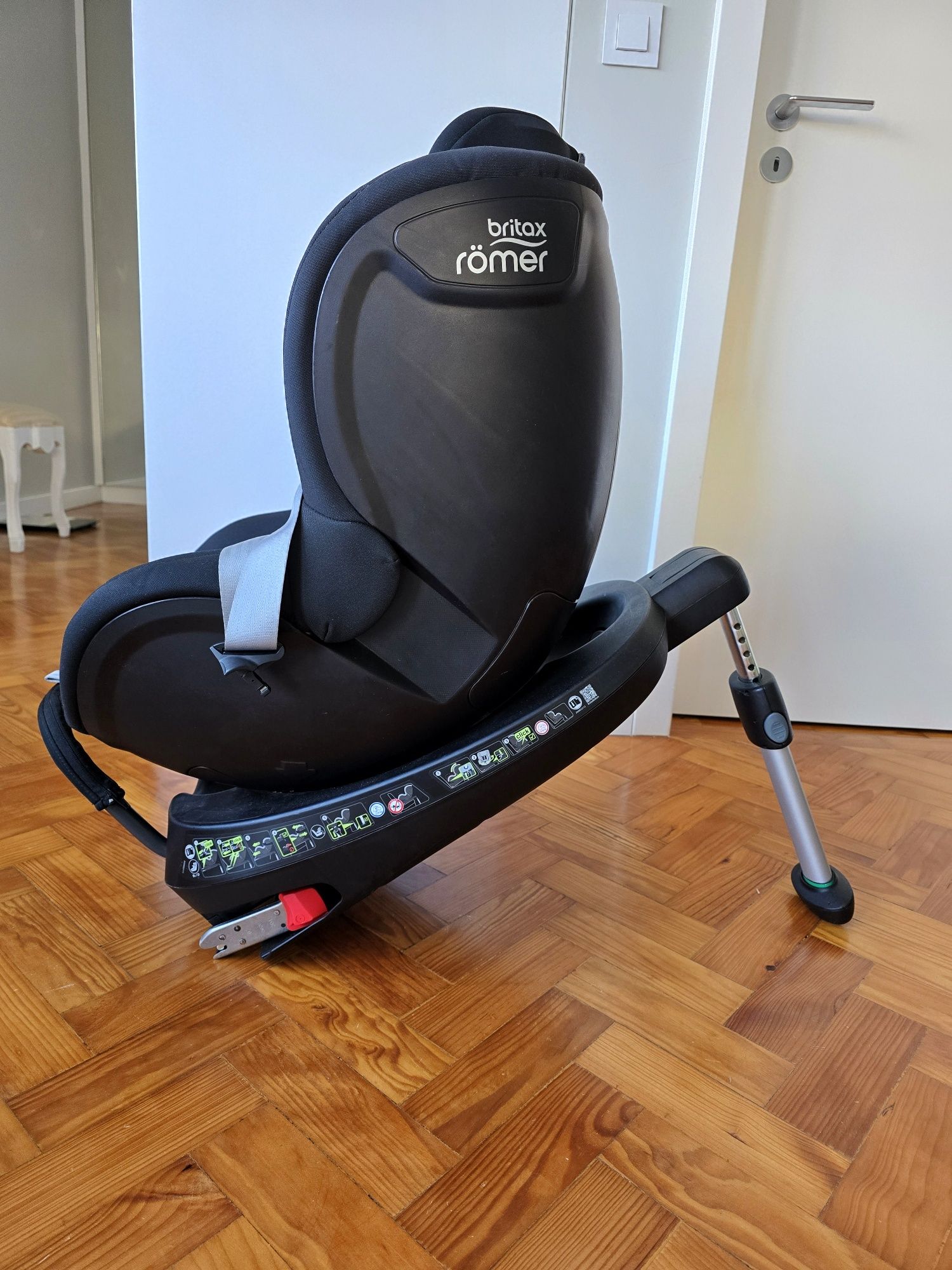 Cadeira Britax Romer Dualfix 2 R Cosmos Black