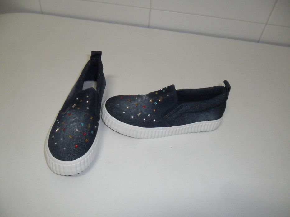 Sapatos de menina novos, tam. 32