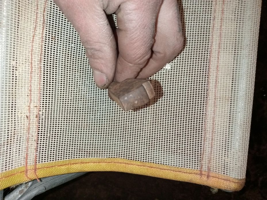 Stara "babka" do klepania kosy