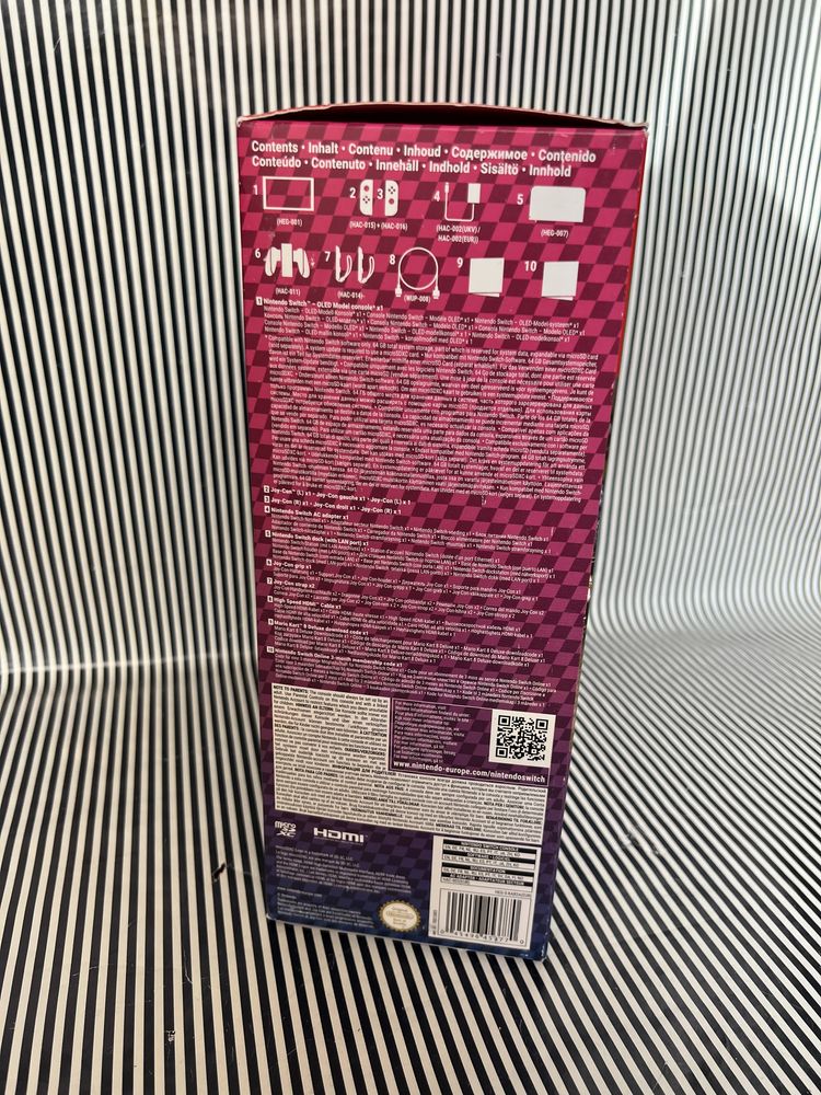 Консоль Nintendo Switch Oled Red/Blue + Mario Kart 8 Deluxe
