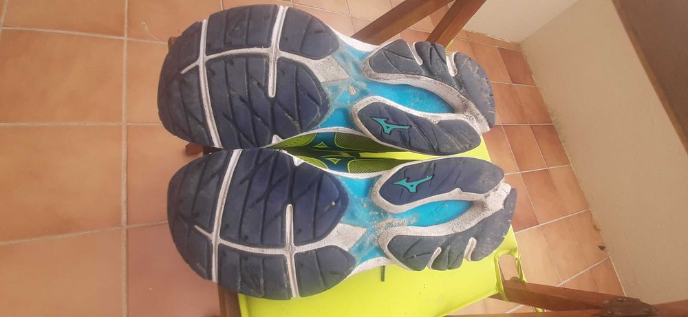 Tenis Mizuno - Wave Revolver 20 Usados