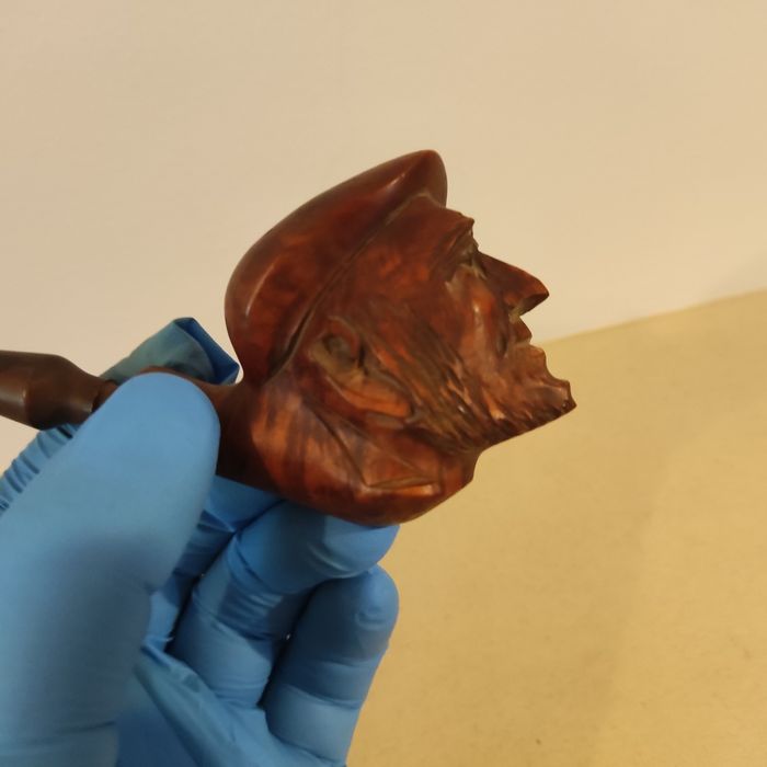 Cachimbo antigo, cabeça esculpida em madeira - coleção